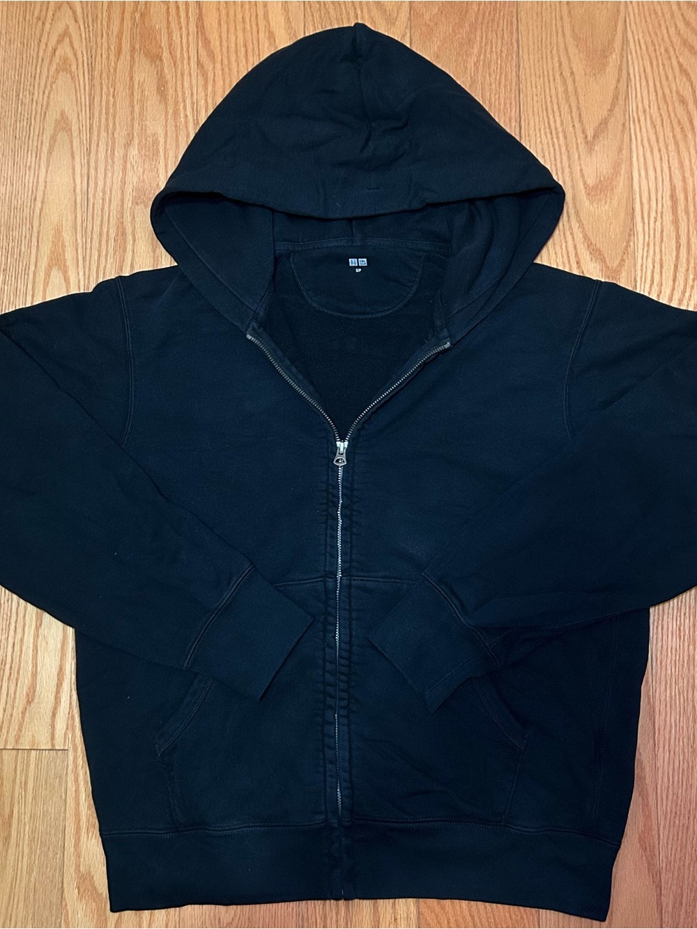 Classic Black Full-Zip Hoodie - Uniqlo